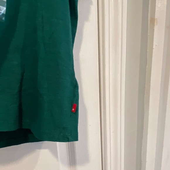 NWT Levi’s Size XL We Come In Peace Green Cotton Cropped Short Sleeve Tee Shirt - Picture 4 of 10